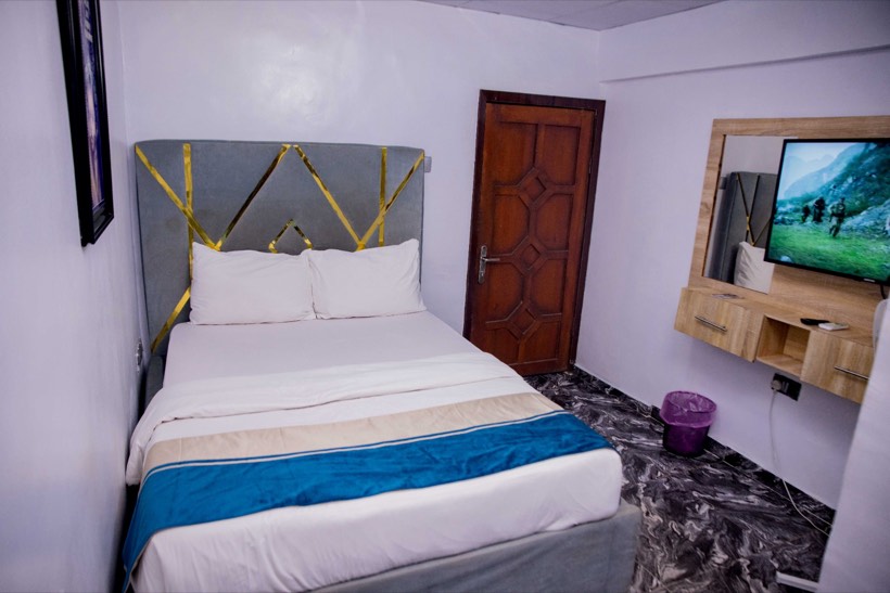 Studio Apartment at Dee Rocket Hotel